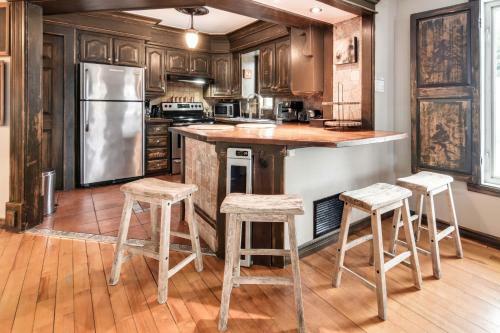 Bed & Breakfast Chalet Vue Sur La Riviere St-maurcie
