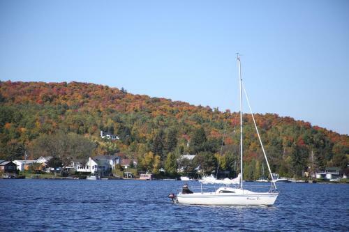 Bed & Breakfast Chalet Vue Sur La Riviere St-maurcie