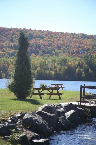 Bed & Breakfast Chalet Vue Sur La Riviere St-maurcie