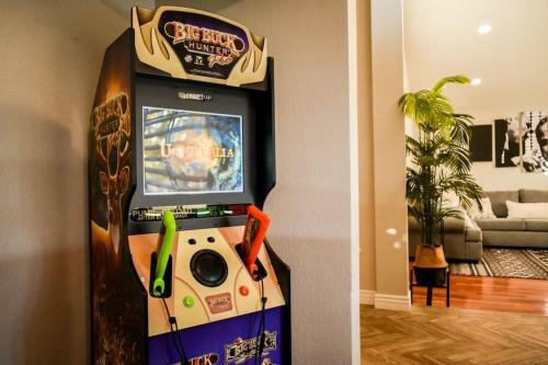 4-bdrm Vacation Dream Home Wbackyard Paradise