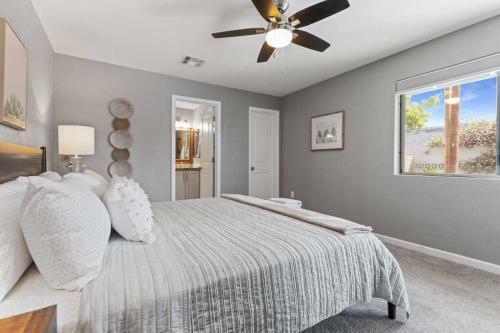The Comforts' Inn: Desert Oasis