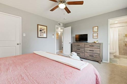 The Comforts' Inn: Desert Oasis