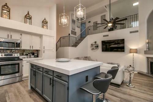 Newly Renovated 4 Bedroom Retreat Wpool