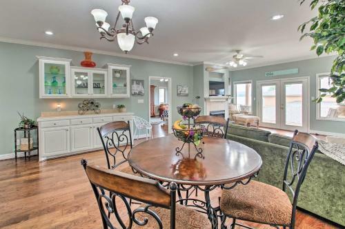 Apartamento Remarkable Hot Springs Condo With Lake Views!