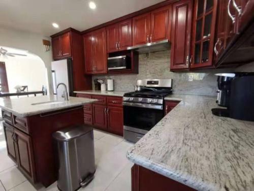 Villa Remodeled 3br Cozy House / Convenience Location