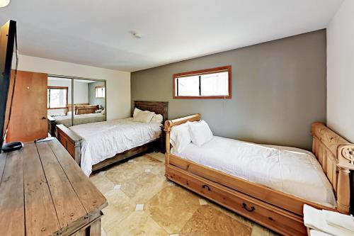 Medicine Man Manor