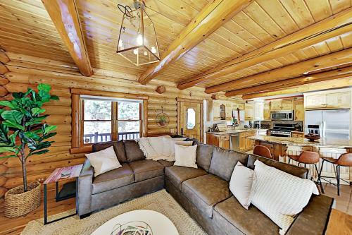 Bow Canyon Oasis