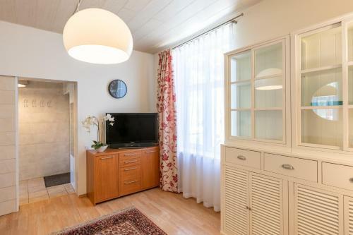 Apartamento Stylish Home With High Ceilings In Best Location!