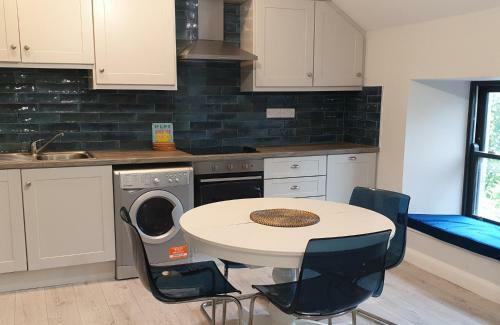 Eyre Square Holiday Apartment