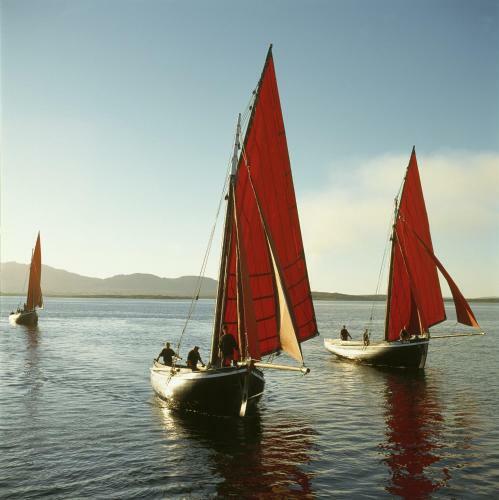 Eyre Square Holiday Apartment