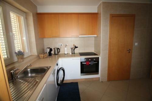 Cabanas Gardens - Stunning 1 Bedroom Apartment - Communal Pool