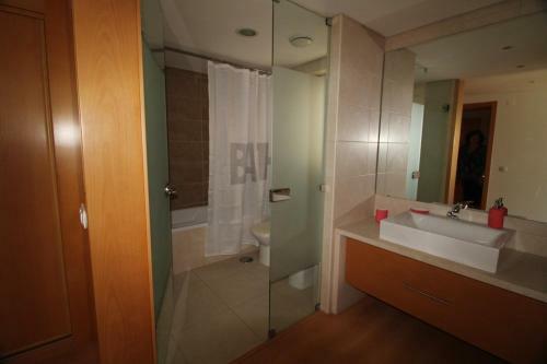 Cabanas Gardens - Stunning 1 Bedroom Apartment - Communal Pool