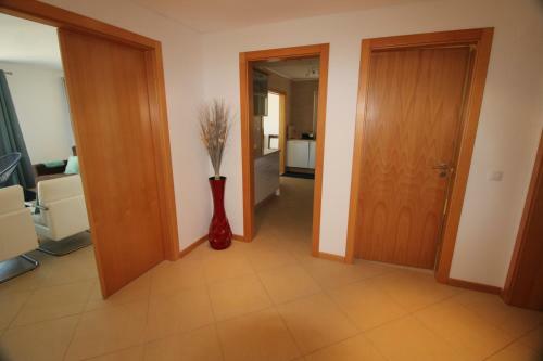 Cabanas Gardens - Stunning 1 Bedroom Apartment - Communal Pool
