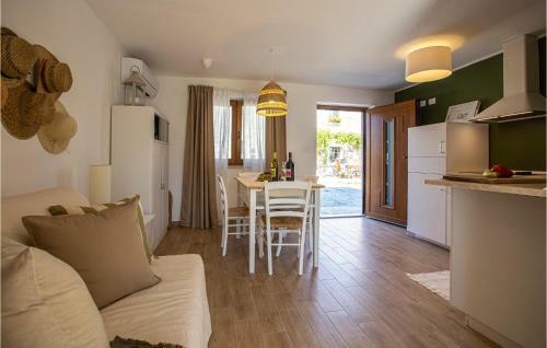 Awesome Home In Gracisce With 1 Bedrooms