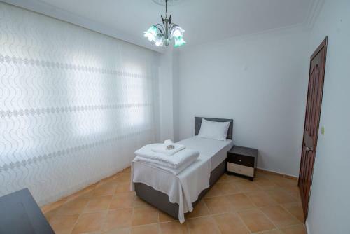 Sahile Yak?n Havuzlu Villa 6+2 Ki?ilik