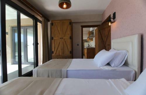 Gorgeous Villa With Private Pool And Jacuzzi In Fethiye