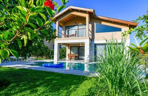 Outstanding Villa With Private Pool And Jacuzzi In Fethiye