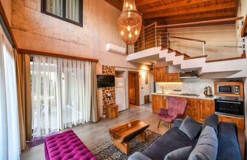 Outstanding Villa With Private Pool And Jacuzzi In Fethiye
