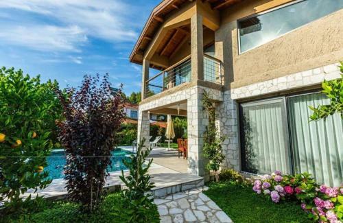Outstanding Villa With Private Pool And Jacuzzi In Fethiye