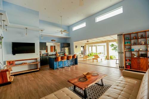Casa Juliet - Ocean View Villa