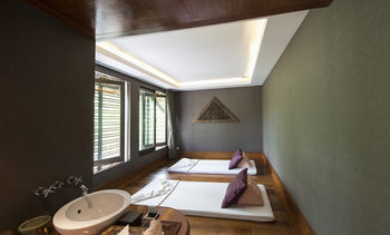 Hotel Layana Resort & Spa