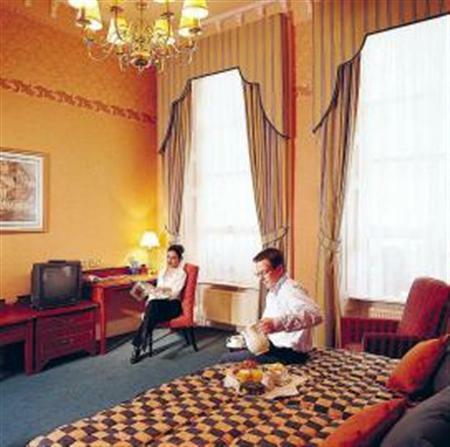 The Queen's Gate Hotel