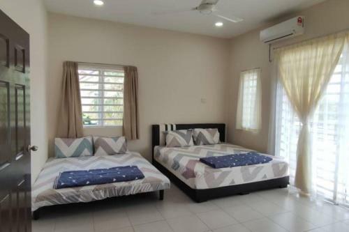 Ipoh-botani 4 Bed Rooms Corner House Home Stay