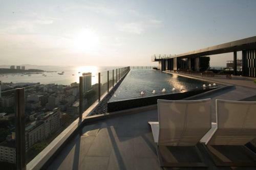 Apartamento Rooftop Infinity Swimming Pool Thebase Condo
