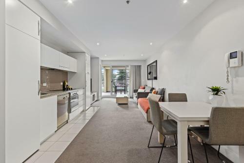 Glenelg Shores 1 Bedroom Apartment