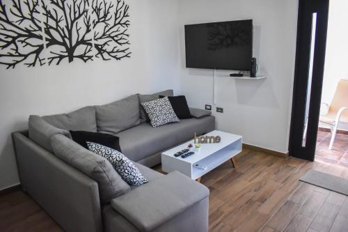 Apartamento Departamento En Zona Dorada !