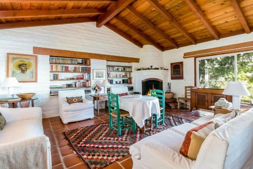 Rancho Mesa Escondida