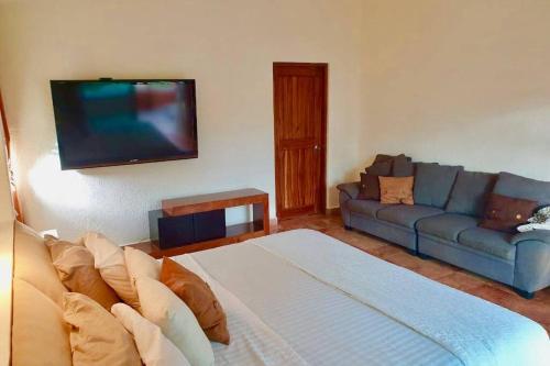 Casa Alexandra 4br -10min 5ta Y Playas! Sleeps 11