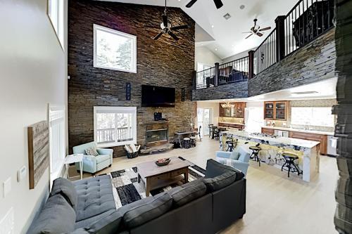 Tunnel Manor