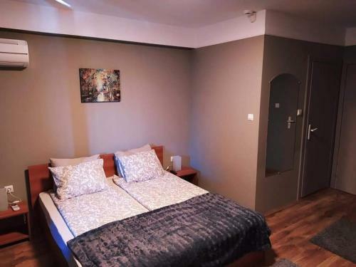 Hostal Villa Cross
