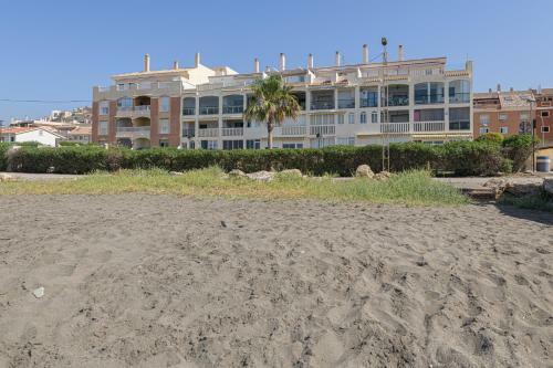 Wintowinrentals Great Apartment & 1st Line Beach