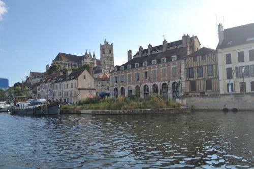 Sur Les Pas De Cadet Roussel