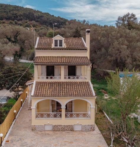 Casa De La Alegr�a