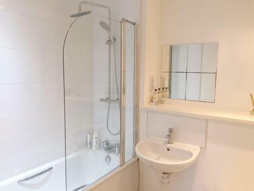 Apartamento Skl Lux Two Bed With Free Parking Wifi