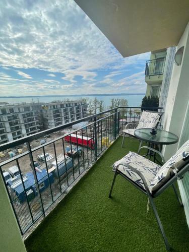 Ez�stpart Holiday Apartman