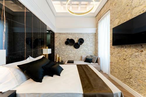 Hostal Nero Luxury Suites