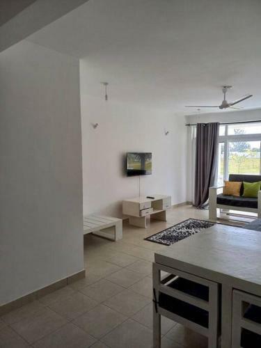 Apartamento Lovely 2-bedroom Condo With A Pool.