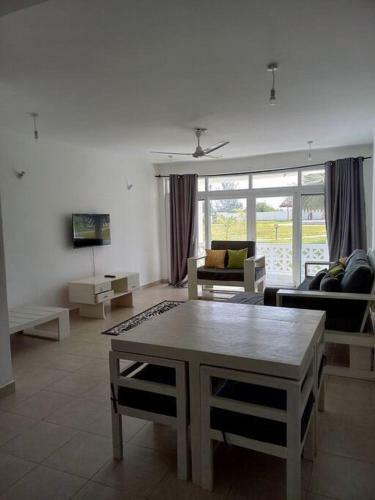 Apartamento Lovely 2-bedroom Condo With A Pool.