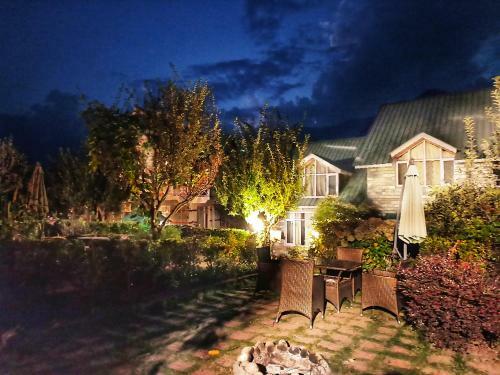 Meraki Cottages