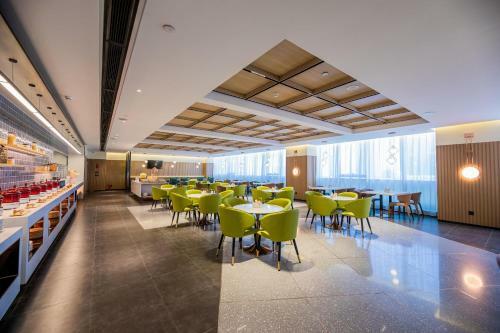 Atour S Hotel Shenzhen Longgang Zhonghaixing