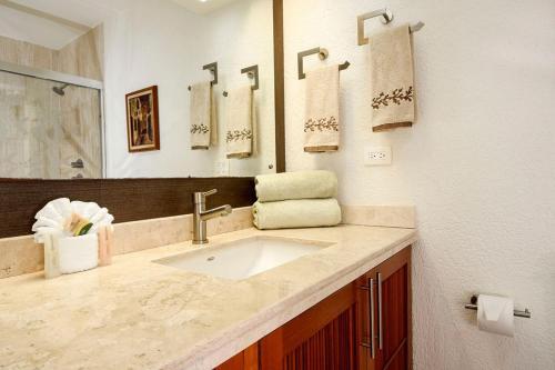 Apartamento Stunning 3 Bdrm Oceanfront Condo With Great Views Czpds5s