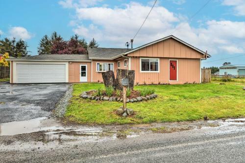 Dog-friendly Crescent City Home Near Redwoods
