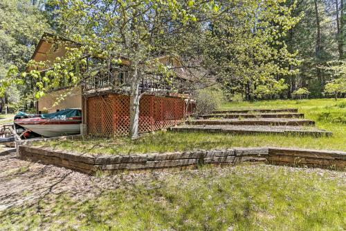 Vibrant Weaverville Escape With Deck And Creek!