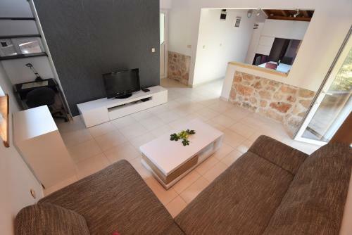 House Lovre In Murter
