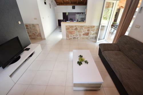 House Lovre In Murter