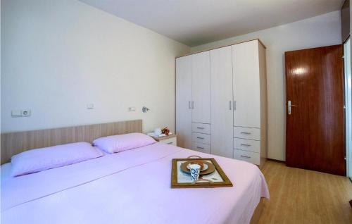 Awesome Apartment In Podstrana With 2 Bedrooms